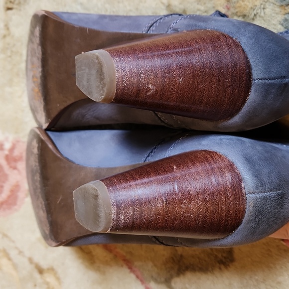 FRYE Jea ankle bootie, 8 M, gray suede - Picture 4 of 9